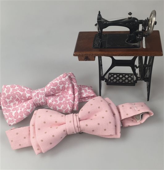 Laço de menino rosa com bolinhas Pitti 299